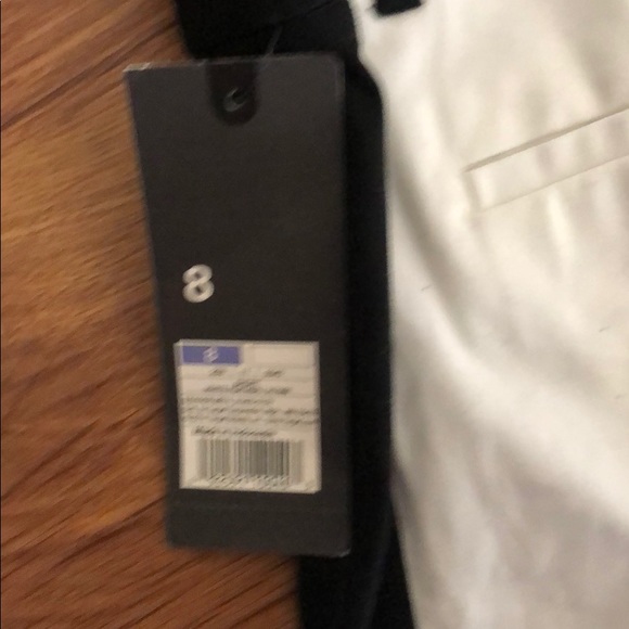 Shorts - Picture 3 of 4